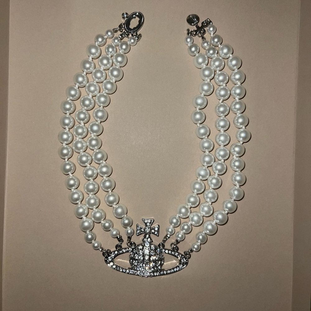 Vivienne Westwood pearl chocker